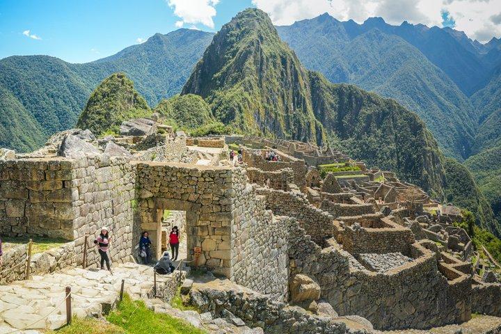 Huchuy Qosqo with Machu Picchu Connection