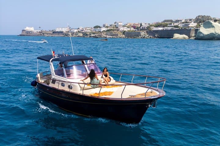 Private excursion to the island of Ischia on Gozzo Fratelli Aprea 32