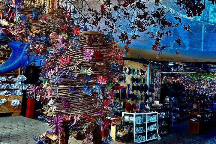 モンテ・アルバン観光、メスカル、伝統工芸品体験（ガイド付き）