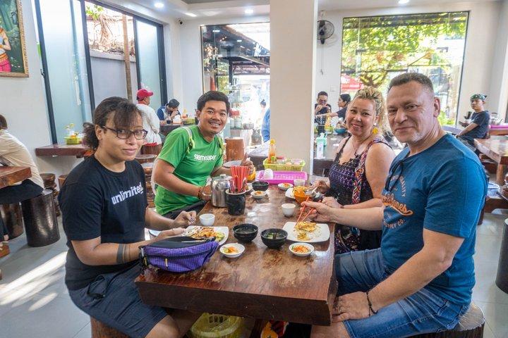Tour gastronomico mattutino di Siem Reap con passeggiata al mercato e street art
