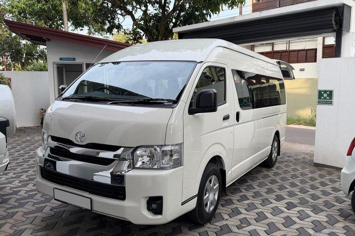 Private Driver in Sri Lanka for Groups