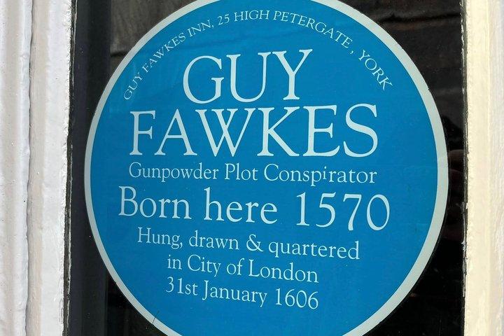 York Private Historical Pub Tour with Free Drinks