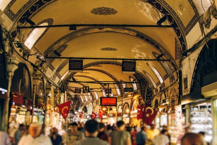 Istanbul: Old City Highlights and Grand Bazaar Shopping Tour