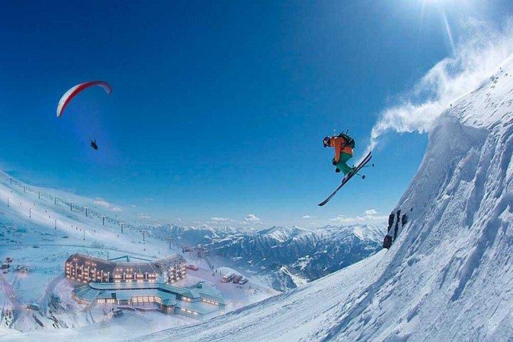 Private Kazbegi Tour from Tbilisi with Ananuri and Gudauri