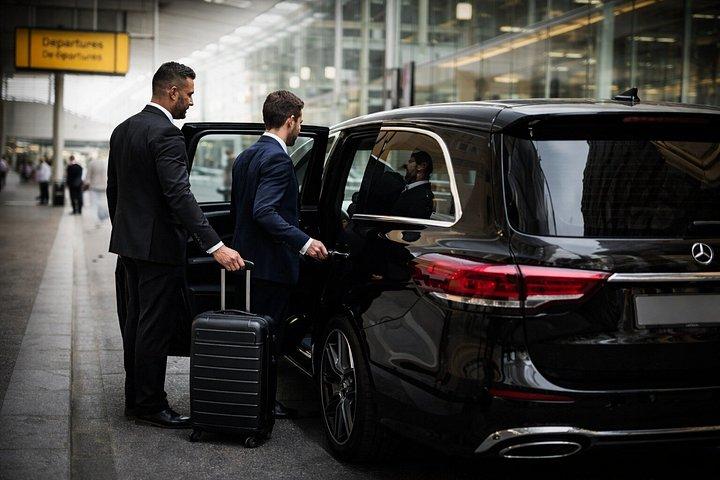 運転手付きロンドン専用車半日または終日送迎サービス