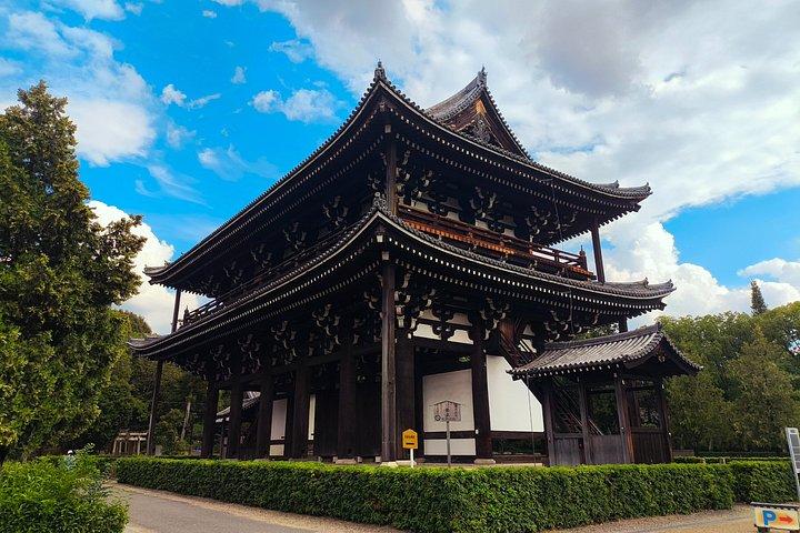 京都の隠れた地元の桜スポットと禅庭園