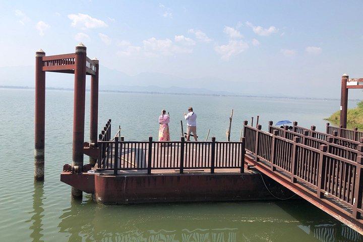 CEIからパヤオ日帰りツアー寺院温泉湖魚水族館