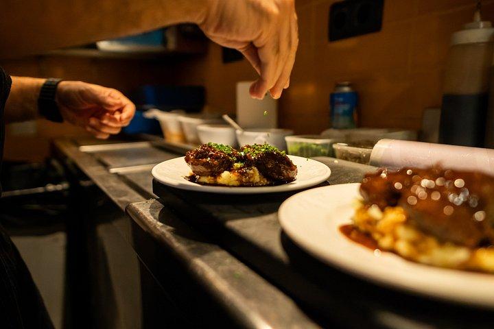 Barcelona Gothic Quarter VIP Tapas e Wine Tour