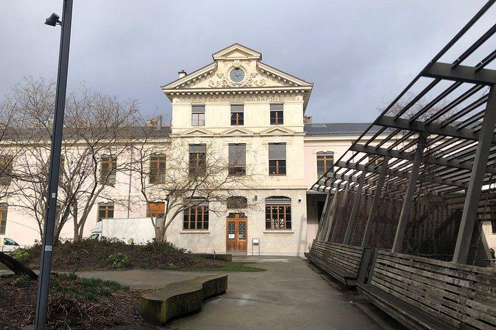 Geneva Jonction Ethnography Museum and Old Town By E-Bike