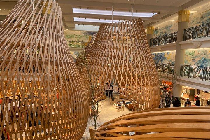 Private Paris Fashion and Shopping Experience Option with Car