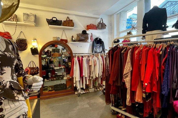 Private Paris Fashion and Shopping Experience Option with Car