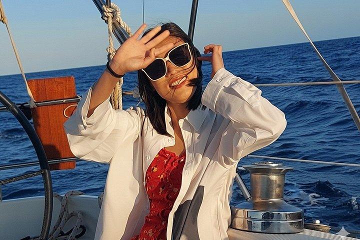 Authentische Barcelona Segeltour mit Schwimmen & Trinken
