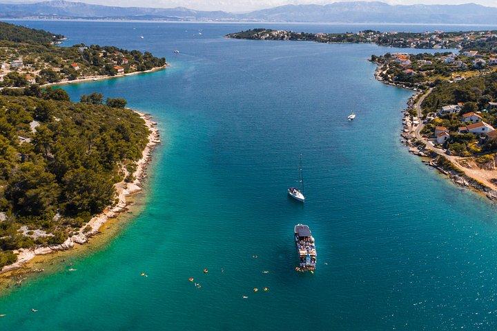 Split : Blue Lagoon & Šolta Full Day Cruise – 3 eilanden ervaring