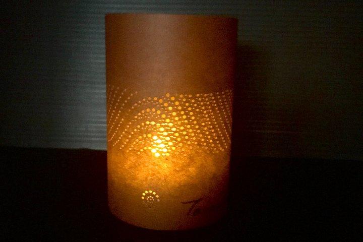 ステンシル彫刻家の工房と制作工程を見学