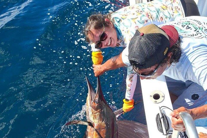 楽しいプライベート深海釣り半日-イーブルパンダボート