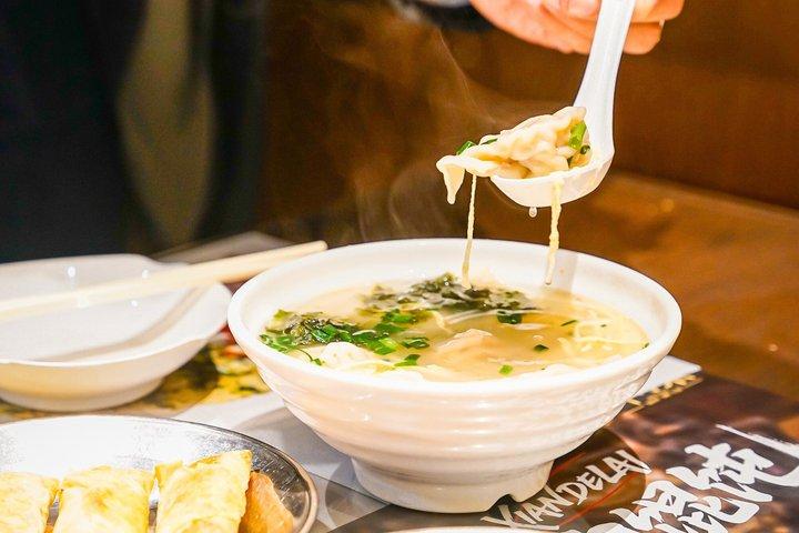 小グループ : 上海アフターダークフードツアー(9回の試食付き)