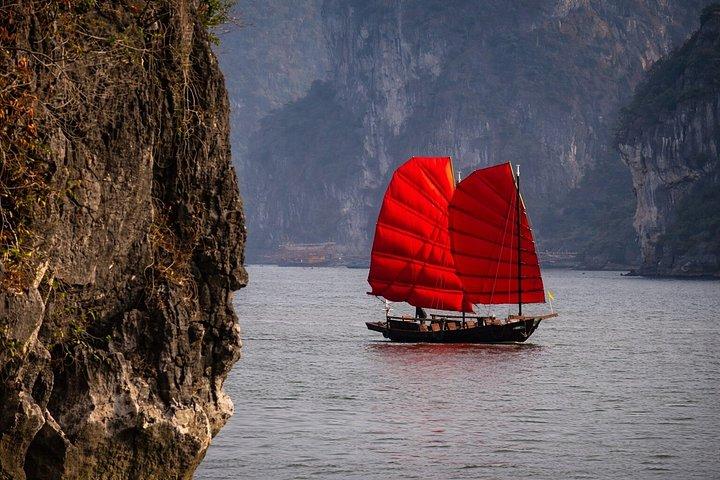 ハロン湾からプライベートクルーズ-ランハ湾-白頭龍湾