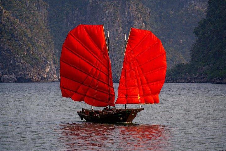 ハロン湾からプライベートクルーズ-ランハ湾-白頭龍湾