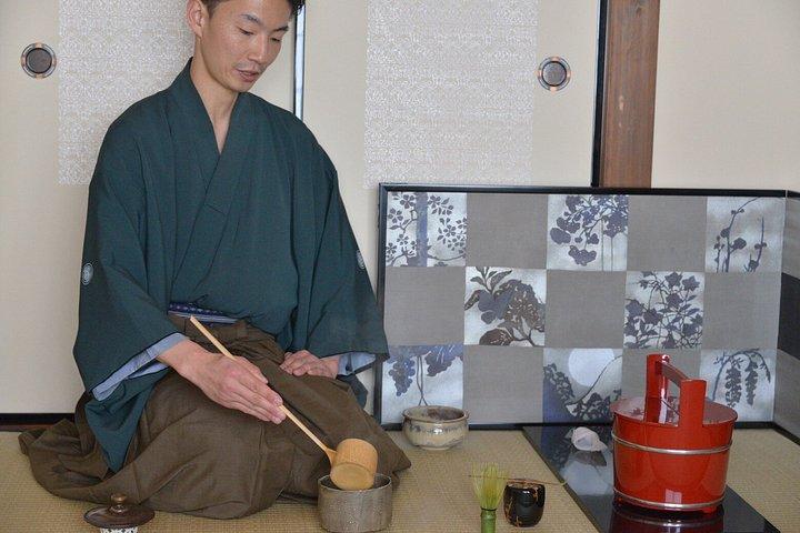Kanazawa: Private Koicha Ceremony with a Samurai Tea Master