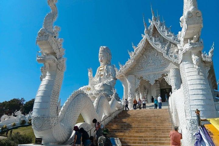 Visite privée du temple bleu et du triangle d'or de Chiang Rai
