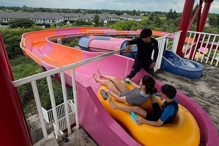 チューブトレックウォーターパークファミリーとスリル満点の日帰りパスチェンマイ