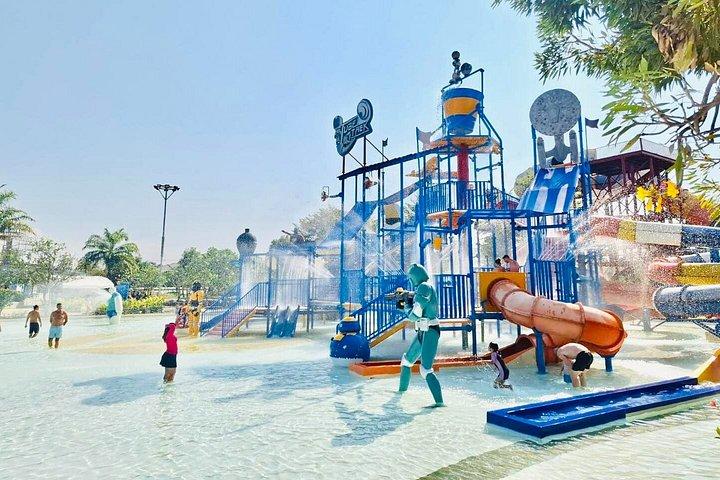 チューブトレックウォーターパークファミリーとスリル満点の日帰りパスチェンマイ