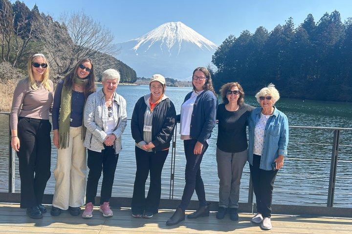 Tour met gids naar Lake Tanuki & traditionele Sake-brouwerij