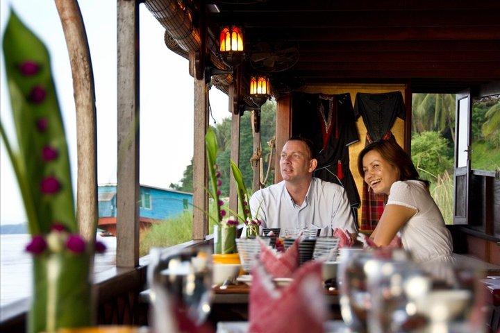 Excursion privée d'une journée à Luang Prabang sur mesure avec un Guide local