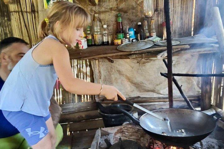 チェンライ・ジャングル・トレックヒルトライブ滝温泉付き