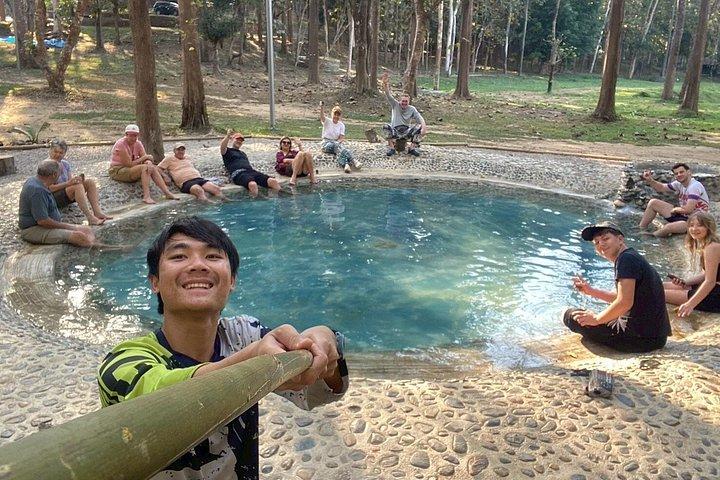チェンライ・ジャングル・トレックヒルトライブ滝温泉付き