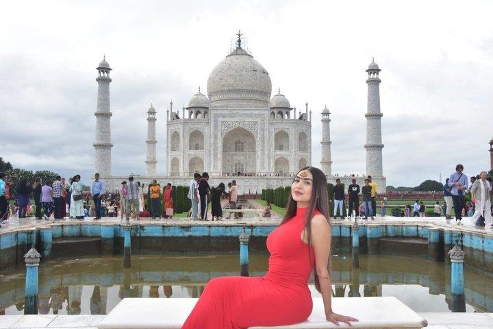 Taj Mahal & Agra Fort Private Tour from Delhi by Car – Fast Entry