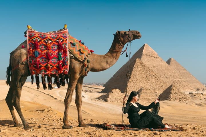 Private Giza Pyramids, Sphinx, Camel Ride & Lunch Guided Tour