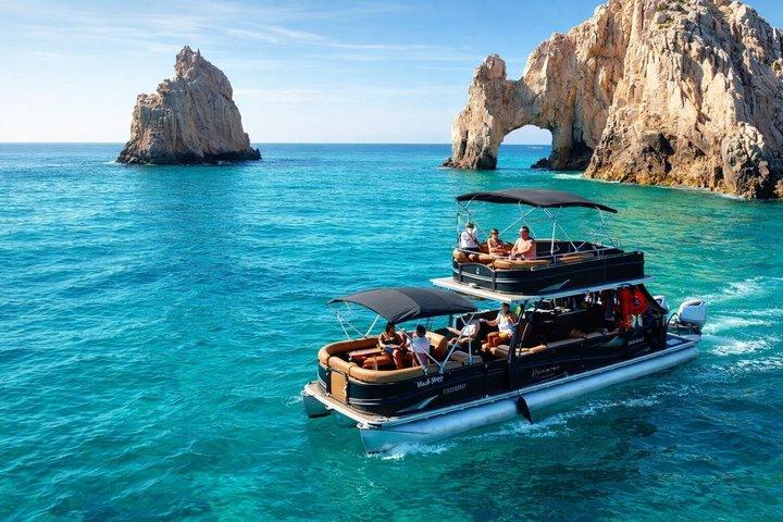 Cabo San Lucas Pontoon Snorkeling & Open Bar a due piani