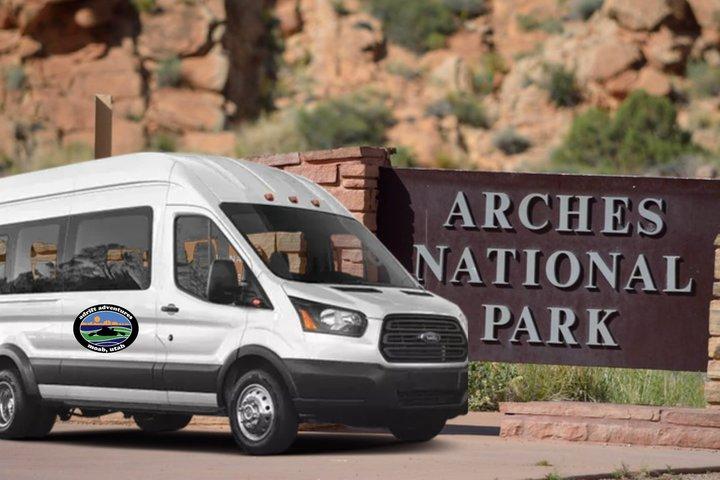 Arches National Park Morgon eller eftermiddag Van Tours