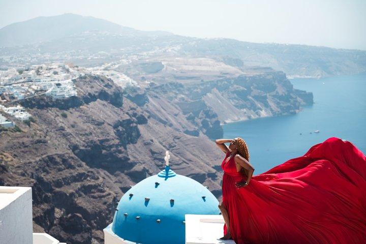 Santorini Flying Dress Experience com Hotel Pick Up and Drop Off