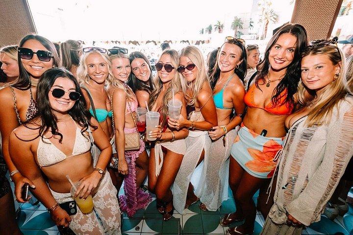 Las Vegas Pool Crawl with Party Bus & Free Drinks
