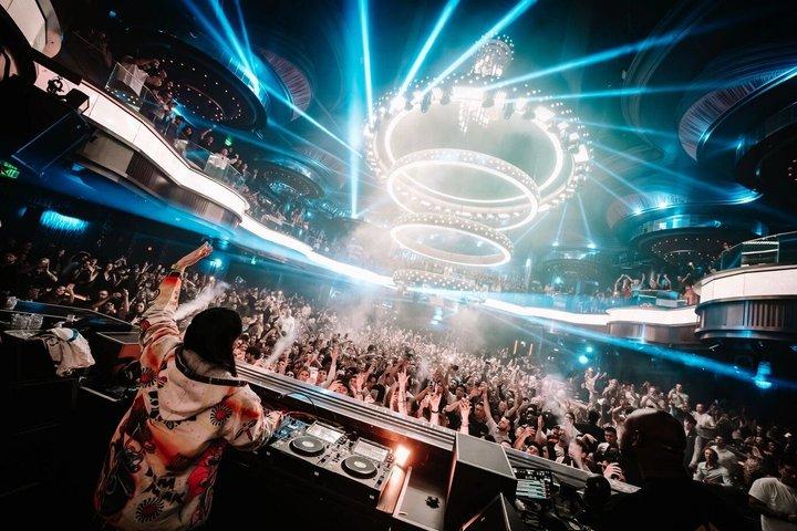 ラスベガス：パーティーバス、エクスプレスエントリー＆ドリンク付きVIPクラブクロール