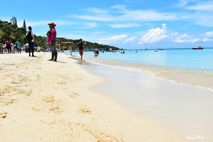 Roatan Wildlife Park & Beach Break