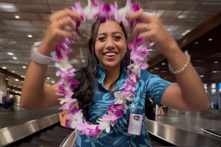 Traditionelle Lei-Begrüßung am Flughafen auf Lihue Kauai