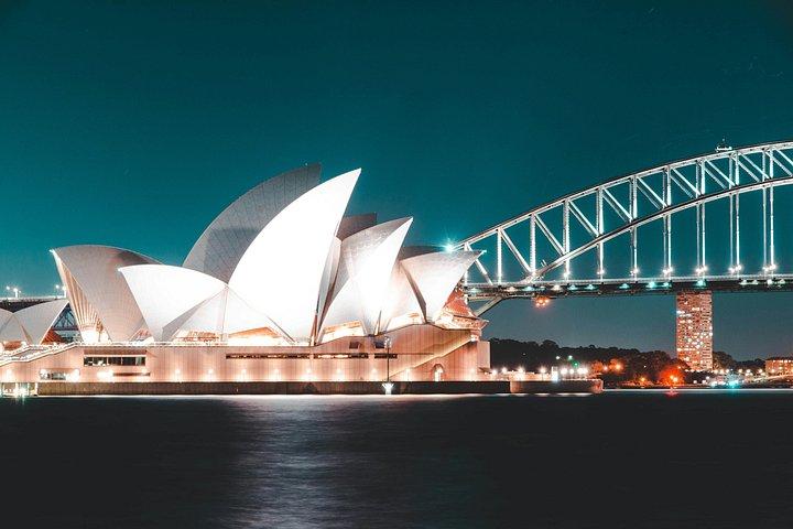 Sydney Private Highlights and Local Treasures Tour