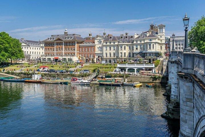 ロンドンからサンベリー骨董市場とテッド・ラッソのリッチモンド