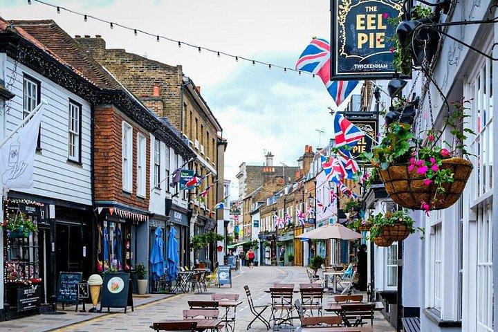 ロンドンからサンベリー骨董市場とテッド・ラッソのリッチモンド
