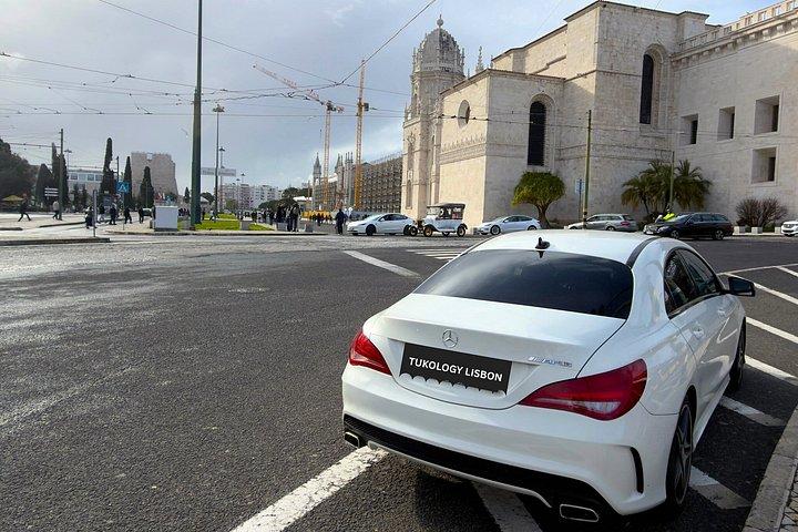 リスボンからベレム・カスカイスとカボ・ダ・ロカプライベート高級車ツアー