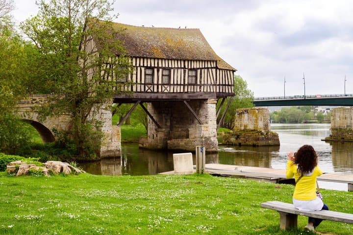 Giverny & Monet Gardens - Small Group(2-6) with Hotel Pickup