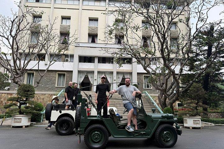 サイゴン陸軍ジープ：夜の街のハイライトとフードツアー