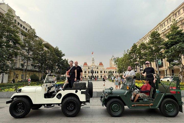 Saigon Discovery by US Army Jeep: História do dia e comida de rua noturna