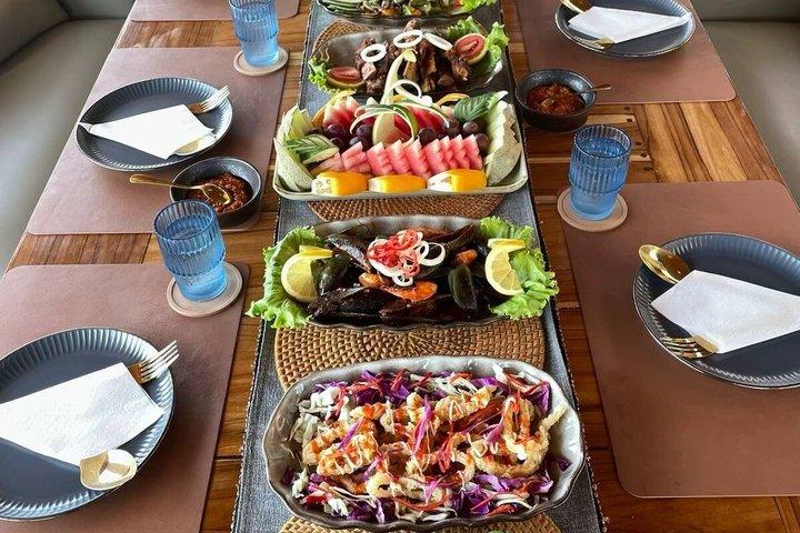 Komodo Island Full Day Luxury Boat Tour with Snorkeling and Lunch