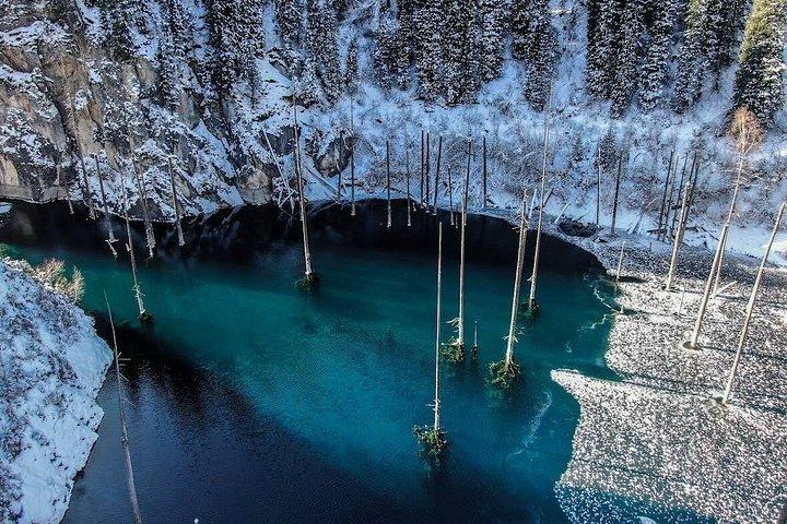アルマトイ・ジーププライベート全日ツアー：コルセイ、カインディ＆チャリンキャニオン
