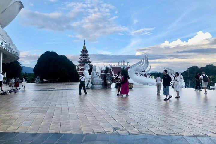 Stunning tour at Golden Triangle and 3 countries border view