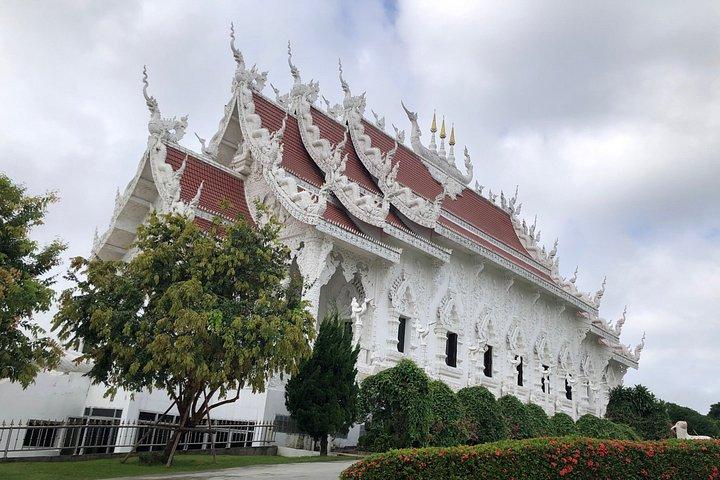 Stunning tour at Golden Triangle and 3 countries border view